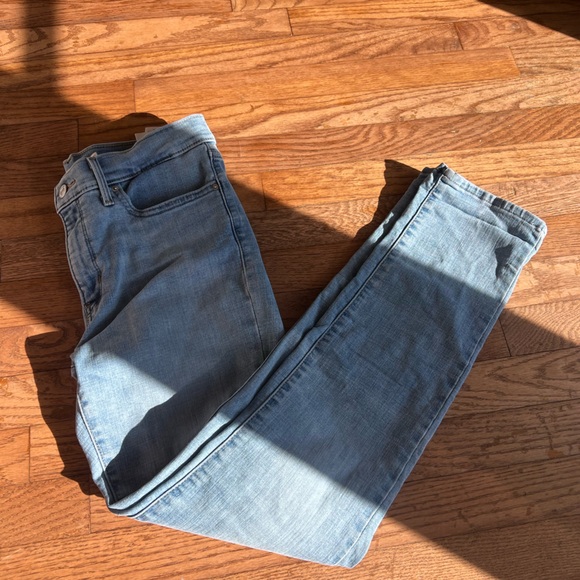 Levi's Women's Skinny Jeans in Light Blue - Picture 4 of 5